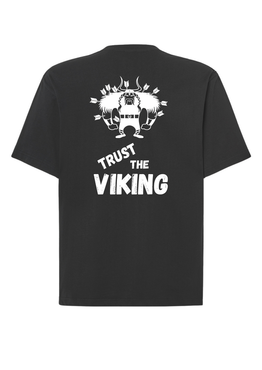 Camiseta Oversize Trust the VIking. Negra